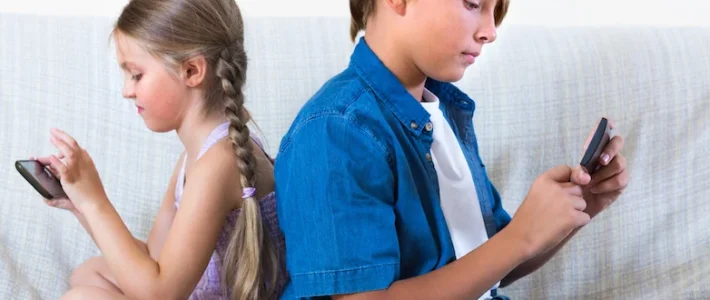 Απόκτηση και Χρήση Smartphone στα 13 έτη και αποτελέσματα υγείας στα 14 έτη Απόκτηση και Χρήση Smartphone στα 13 έτη και αποτελέσματα υγείας στα 14 έτη
